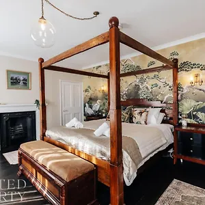 Townhouse With Garden & Free Parking Bath