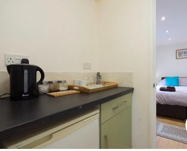 Alexandra Annexe Apartment Bath 0*,