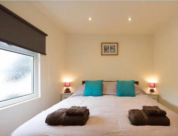 Alexandra Annexe Apartment Bath